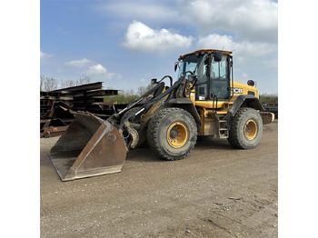 Колёсный погрузчик JCB 437