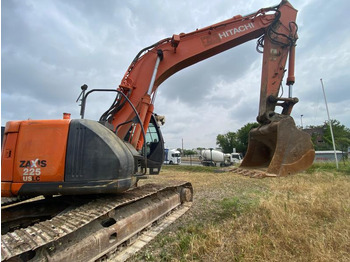 Гусеничный экскаватор Hitachi ZX225USLC-3: фото 3