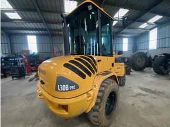 Компактный фронтальный погрузчик Volvo L 30 B ZX: фото 3 Компактный фронтальный погрузчик Volvo L 30 B ZX: фото 3