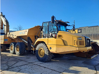 Сочленённый самосвал CATERPILLAR 730