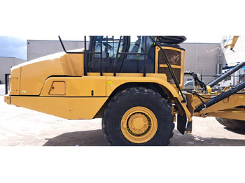 Сочленённый самосвал CAT 730: фото 4 Сочленённый самосвал CAT 730: фото 4