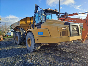 Сочленённый самосвал CATERPILLAR 740