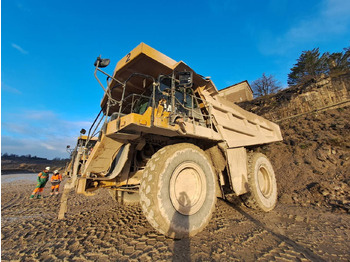 Карьерный самосвал CATERPILLAR 777