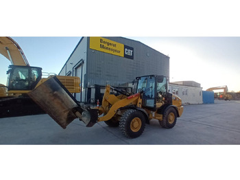 Колёсный погрузчик CATERPILLAR 906