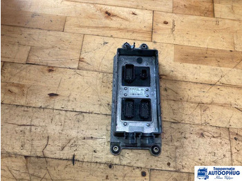 : фото в шапке страницы