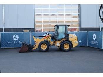 Колёсный погрузчик CATERPILLAR 908