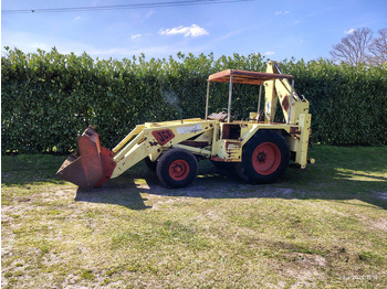 Экскаватор-погрузчик JCB