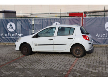 Седан Renault Clio: фото 3