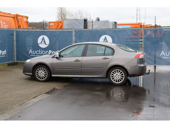 Седан Renault Laguna: фото 3