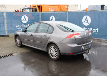 Седан Renault Laguna: фото 5