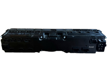 Приборная панель Mercedes-Benz: фото 3