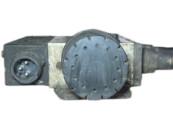 Клапан Volvo: фото 3