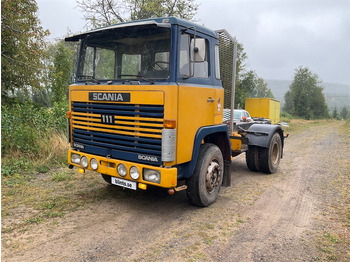 Тягач SCANIA