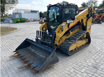 Мини-погрузчик с бортовым поворотом CATERPILLAR