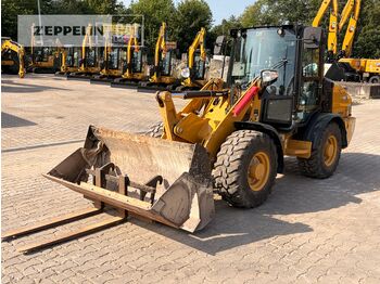 Колёсный погрузчик CATERPILLAR 906