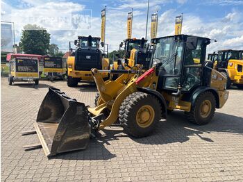 Колёсный погрузчик CATERPILLAR 906