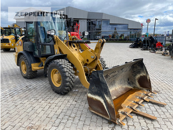 Колёсный погрузчик CATERPILLAR 906