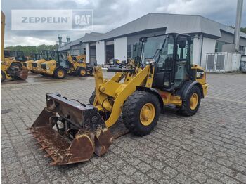 Колёсный погрузчик CATERPILLAR 906M