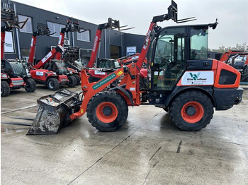 Компактный фронтальный погрузчик KUBOTA