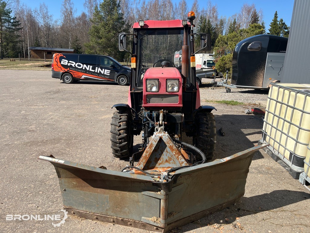 2016 Belarus 320.4 Tractor + Snow plow - Трактор: фото 1 2016 Belarus 320.4 Tractor + Snow plow - Трактор: фото 1