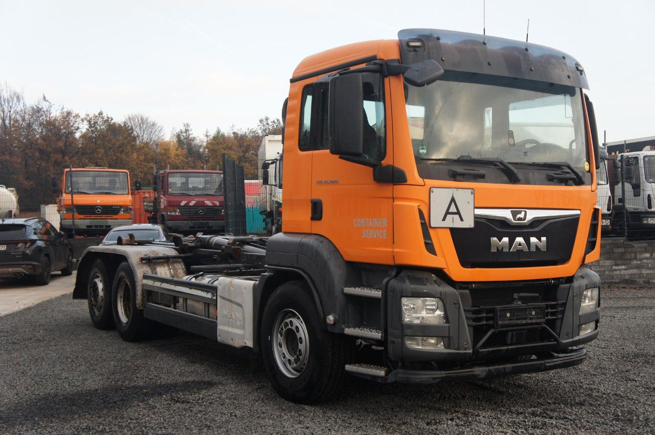 MAN TGS 26.420 Abrollkipper Meiller - Крюковой мультилифт: фото 3 MAN TGS 26.420 Abrollkipper Meiller - Крюковой мультилифт: фото 3