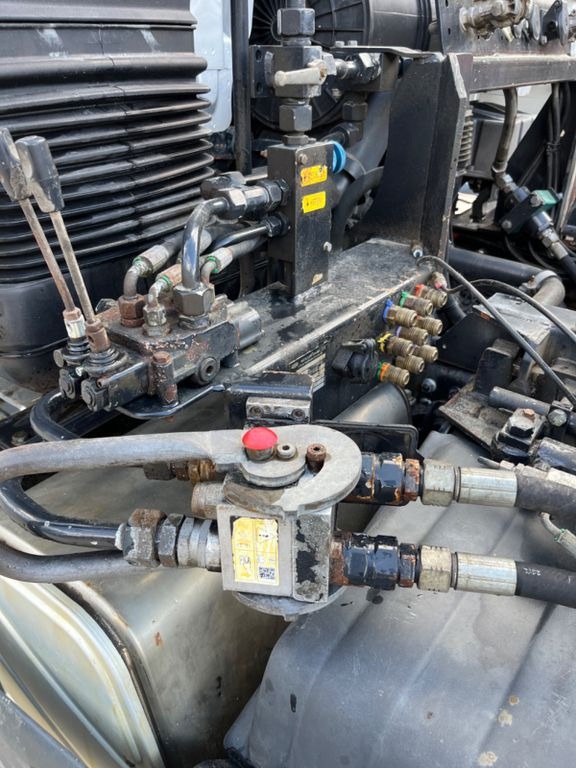 MAN TGS 33.480 6x4 Wechselsystem MAN TGS 33.480 6x4 Wechselsystem - Самосвал: фото 4 MAN TGS 33.480 6x4 Wechselsystem MAN TGS 33.480 6x4 Wechselsystem - Самосвал: фото 4