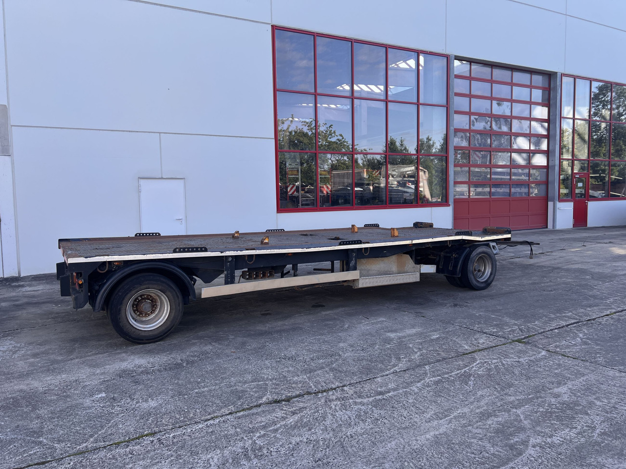 Dinkel DAC 18000 2 Achs Kombi- Anhänger für Abroll- oder Absetzmulden oder Tieflader - Прицеп мультилифт/ Бункеровоз: фото 4 Dinkel DAC 18000 2 Achs Kombi- Anhänger für Abroll- oder Absetzmulden oder Tieflader - Прицеп мультилифт/ Бункеровоз: фото 4