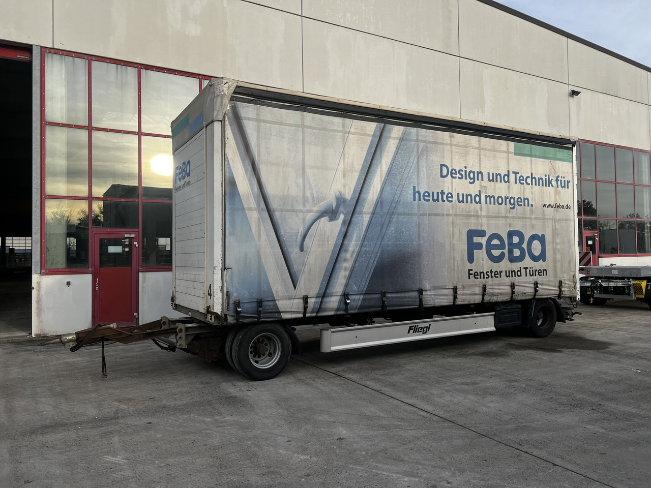 Fliegl ZPS180 2 Achs Jumbo-Planenanhänger - Тентованный прицеп: фото 1 Fliegl ZPS180 2 Achs Jumbo-Planenanhänger - Тентованный прицеп: фото 1