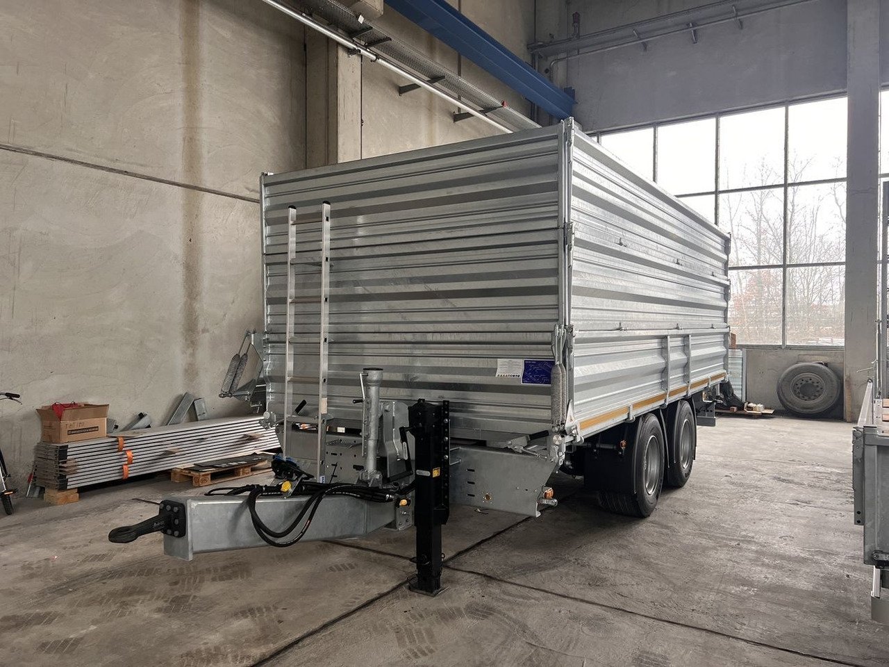 Möslein 19 t Tandem Kipper Tieflader2 x Aufsatzbordwänd - Самосвальный прицеп: фото 3 Möslein 19 t Tandem Kipper Tieflader2 x Aufsatzbordwänd - Самосвальный прицеп: фото 3