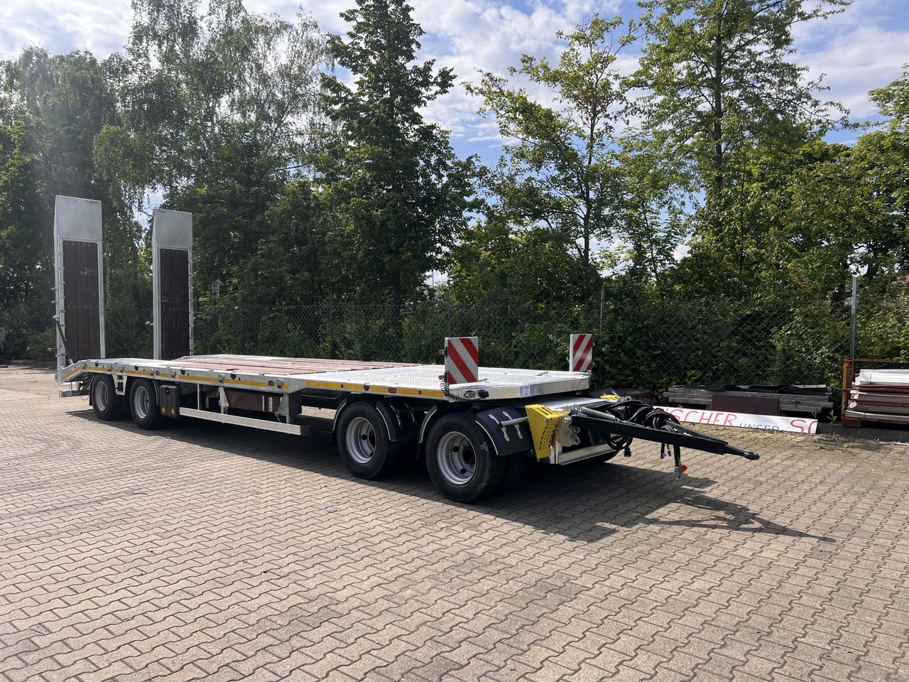 Möslein T4 VB H1 gerade neuer 4 Achs Tieflader gerade hydraulischen Rampen - Низкорамный прицеп: фото 4 Möslein T4 VB H1 gerade neuer 4 Achs Tieflader gerade hydraulischen Rampen - Низкорамный прицеп: фото 4