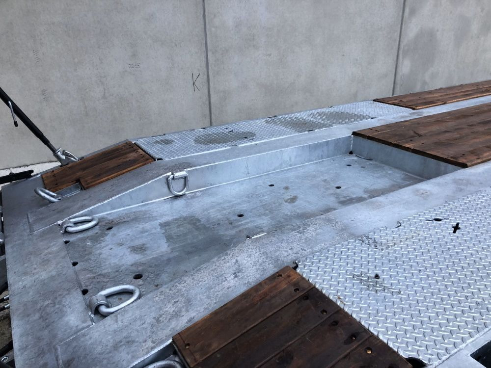 Möslein T4 VB H1 gerade neuer 4 Achs Tieflader gerade hydraulischen Rampen - Низкорамный прицеп: фото 2 Möslein T4 VB H1 gerade neuer 4 Achs Tieflader gerade hydraulischen Rampen - Низкорамный прицеп: фото 2