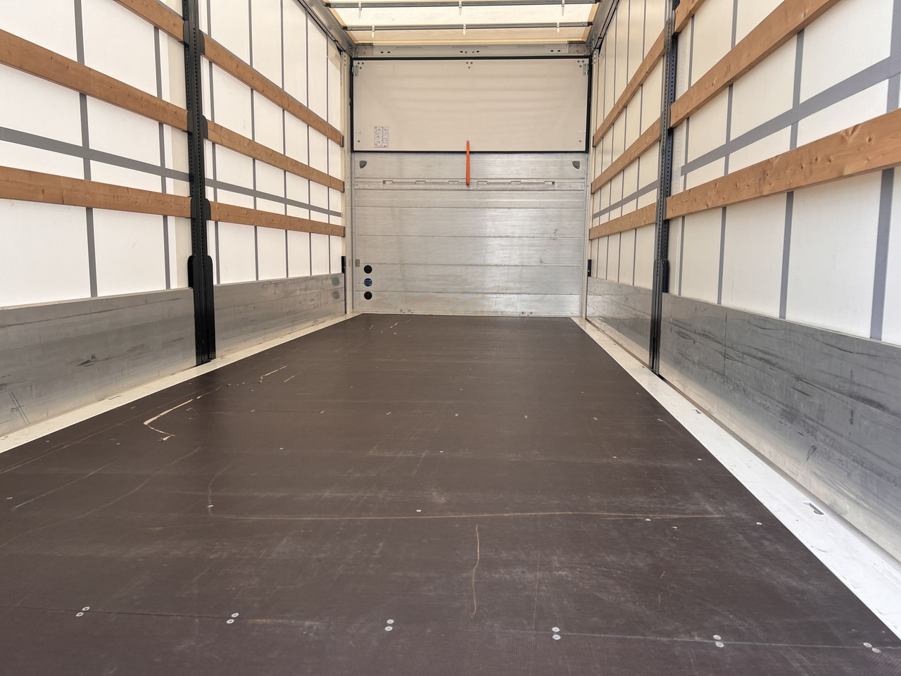 Тентованный прицеп Möslein TPS 105 D-L Planenanhänger, Ladebordwand + Durchladbar neuwertig: фото 7 Тентованный прицеп Möslein TPS 105 D-L Planenanhänger, Ladebordwand + Durchladbar neuwertig: фото 7