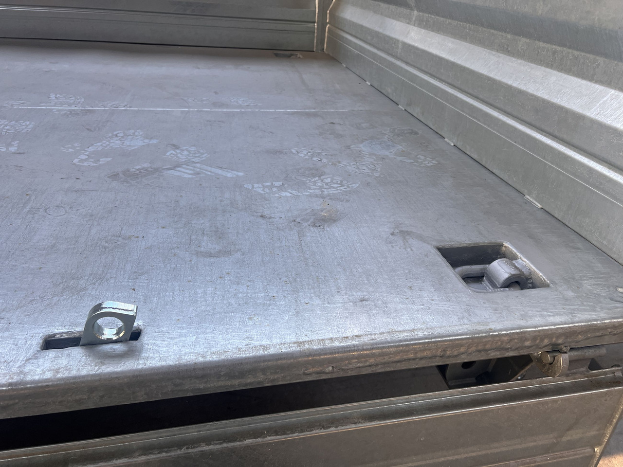 Möslein TTD 14 5,70 m 14 t Tandem- Kipper Tieflader 5,70 m lang, Breite Reifen-- Neufahrzeug -- - Самосвальный прицеп: фото 3 Möslein TTD 14 5,70 m 14 t Tandem- Kipper Tieflader 5,70 m lang, Breite Reifen-- Neufahrzeug -- - Самосвальный прицеп: фото 3