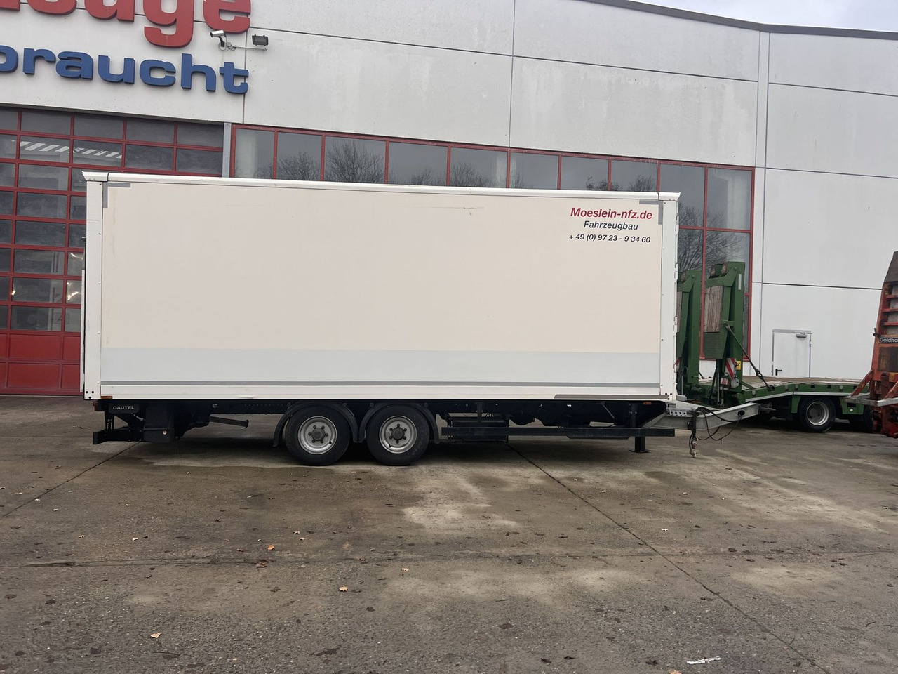 Möslein Tandem Koffer mit Ladebordwand 1,5 t + Durchlad - Прицеп-фургон: фото 4 Möslein Tandem Koffer mit Ladebordwand 1,5 t + Durchlad - Прицеп-фургон: фото 4