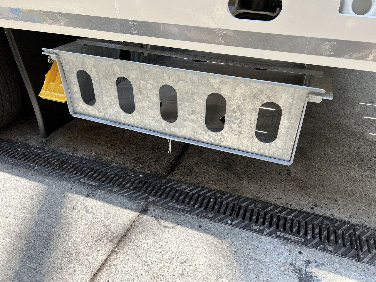 Müller Mitteltal Staufach für Alu- Rampen - Низкорамный полуприцеп: фото 2 Müller Mitteltal Staufach für Alu- Rampen - Низкорамный полуприцеп: фото 2