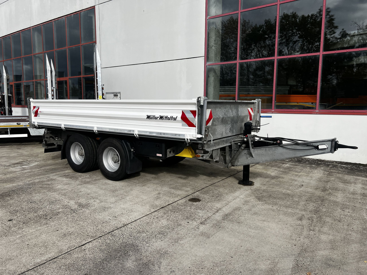 Müller Mitteltal TA-2 14,4 t Tandemkipper- Tieflader Breitbereifung NEUWERTIG - Самосвальный прицеп: фото 1 Müller Mitteltal TA-2 14,4 t Tandemkipper- Tieflader Breitbereifung NEUWERTIG - Самосвальный прицеп: фото 1