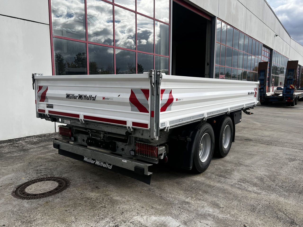 Müller Mitteltal TA-2 14,4 t Tandemkipper- Tieflader Breitbereifung NEUWERTIG - Самосвальный прицеп: фото 5 Müller Mitteltal TA-2 14,4 t Tandemkipper- Tieflader Breitbereifung NEUWERTIG - Самосвальный прицеп: фото 5