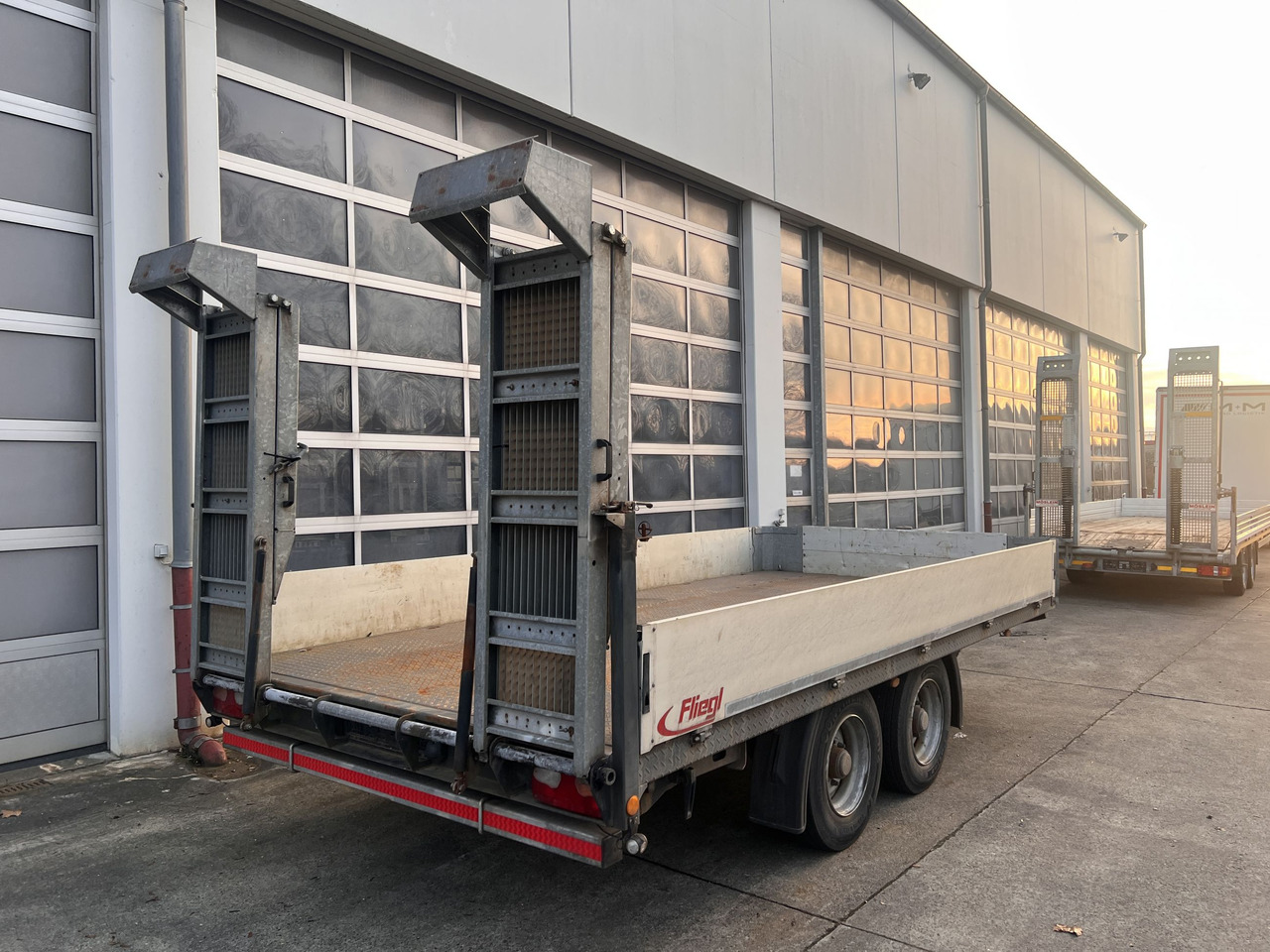 Tt  Tandemtieflader - Низкорамный прицеп: фото 5 Tt  Tandemtieflader - Низкорамный прицеп: фото 5