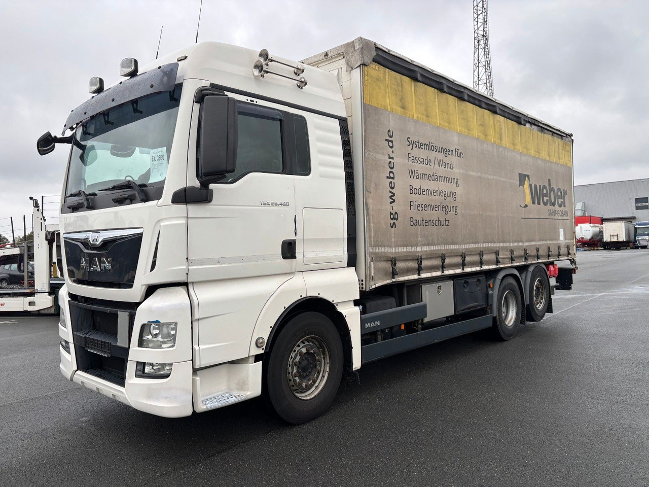 MAN TGX 26.480 mit Ladebordwand - Тентованный грузовик: фото 1 MAN TGX 26.480 mit Ladebordwand - Тентованный грузовик: фото 1