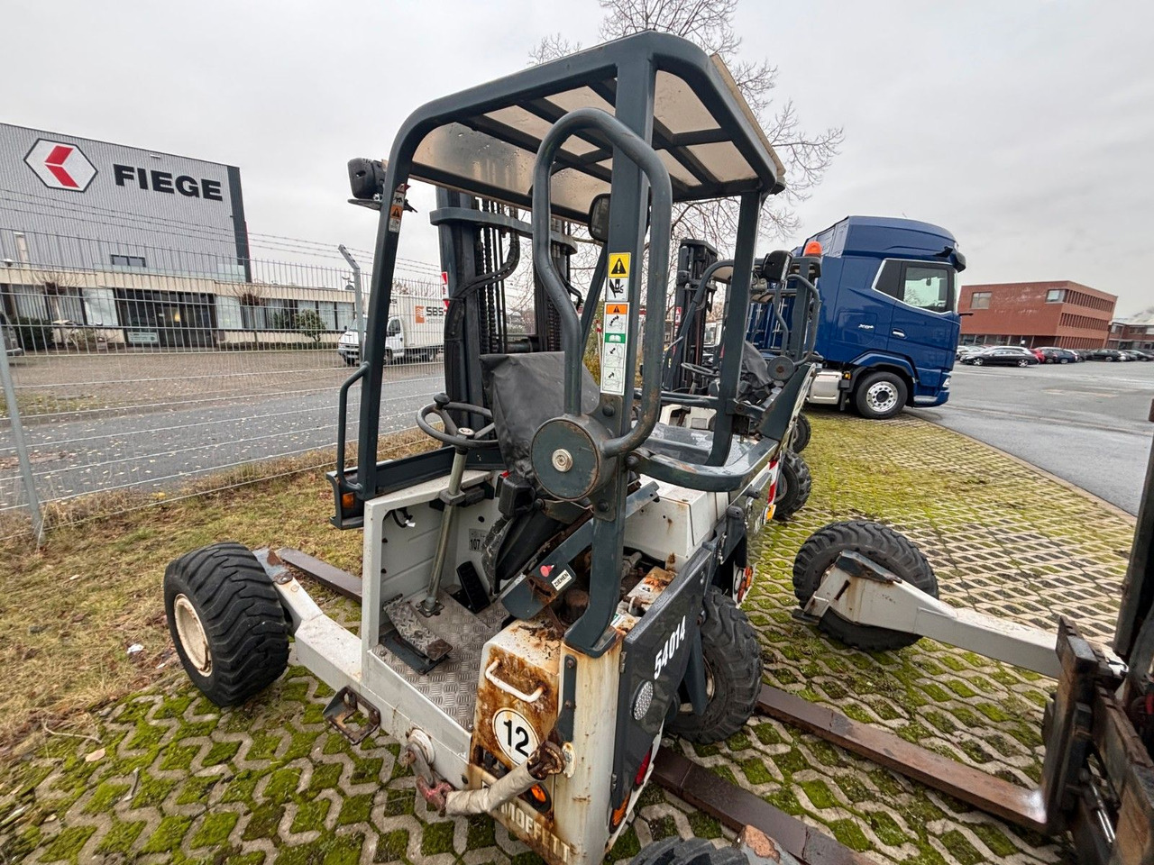 Moffett M4 25.3 - Вилочный погрузчик: фото 1 Moffett M4 25.3 - Вилочный погрузчик: фото 1