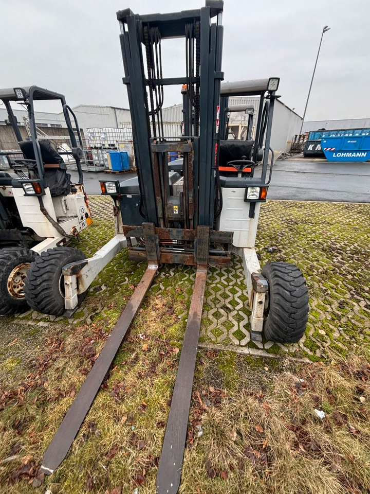 Moffett M4 25.3 - Вилочный погрузчик: фото 2 Moffett M4 25.3 - Вилочный погрузчик: фото 2