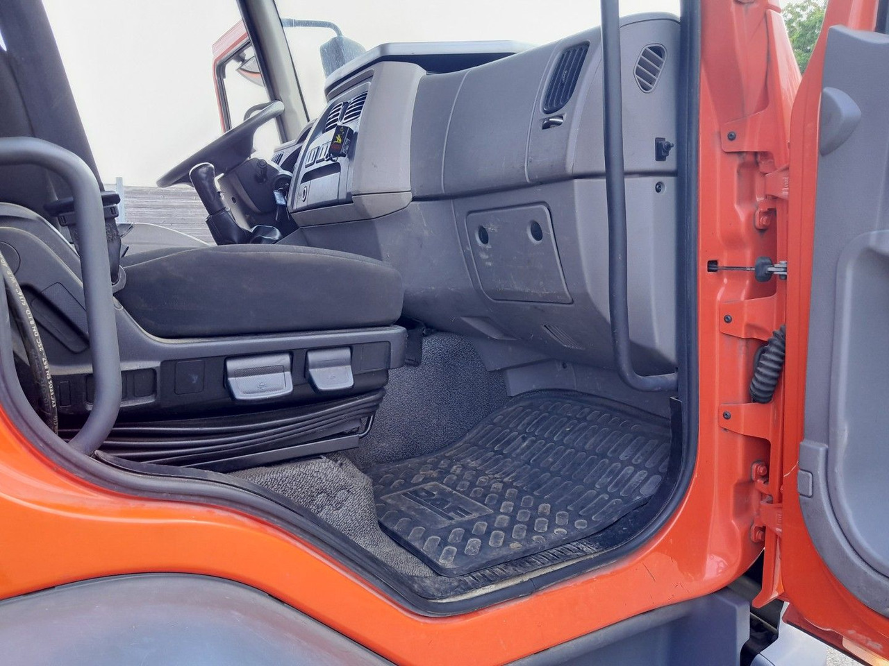 DAF FA LF 320 19t Fassi Kran - Грузовик бортовой/ Платформа, Автоманипулятор: фото 5 DAF FA LF 320 19t Fassi Kran - Грузовик бортовой/ Платформа, Автоманипулятор: фото 5