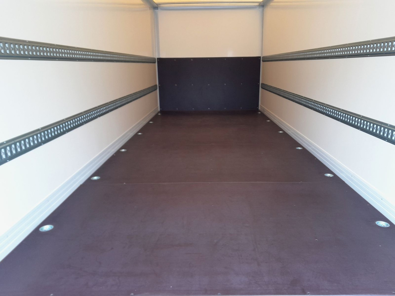 Грузовик с закрытым кузовом DAF FA XB 230 12t: фото 10 Грузовик с закрытым кузовом DAF FA XB 230 12t: фото 10