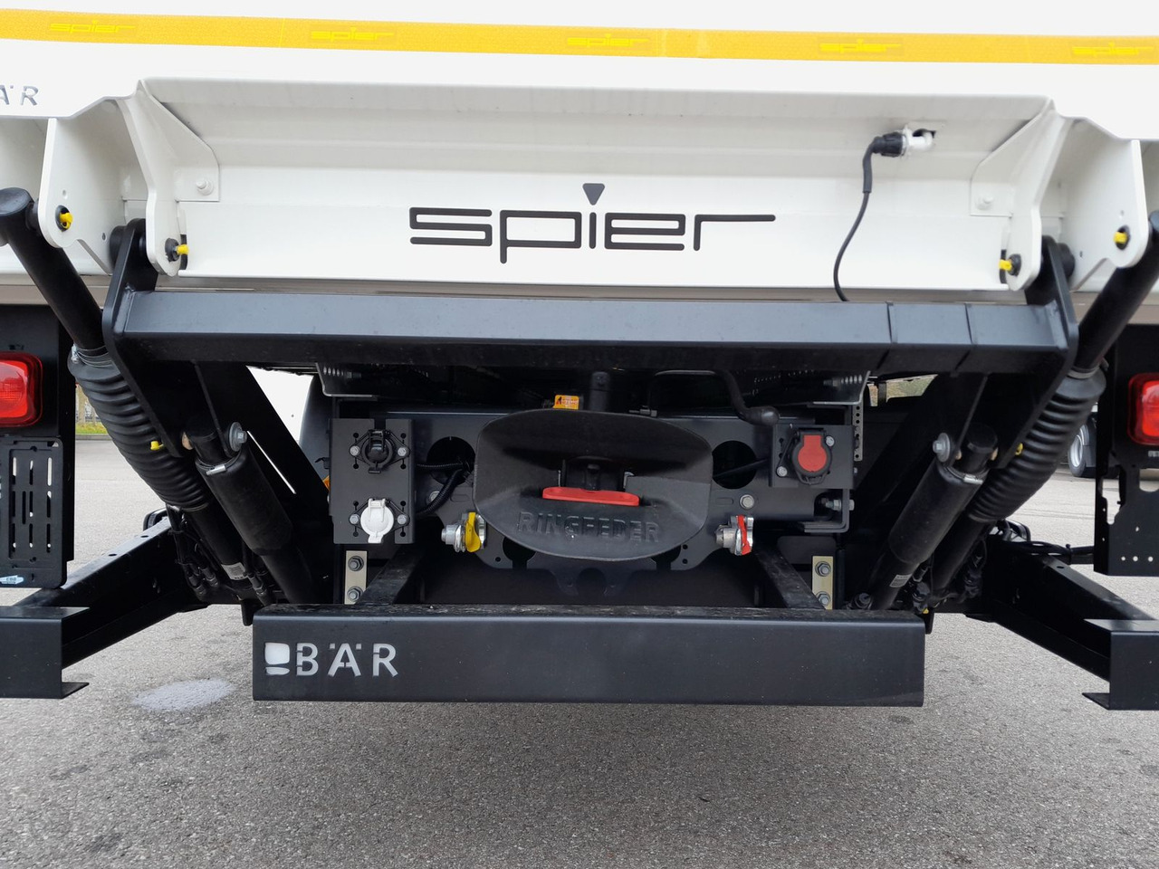 Грузовик с закрытым кузовом DAF FA XB 230 12t: фото 13 Грузовик с закрытым кузовом DAF FA XB 230 12t: фото 13