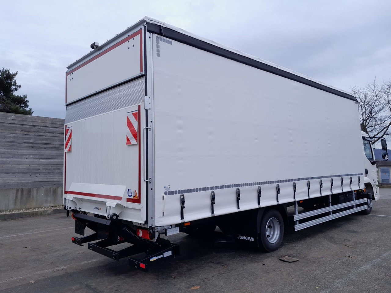 DAF FA XB 230 12t Junge Curtainsider - Тентованный грузовик: фото 3 DAF FA XB 230 12t Junge Curtainsider - Тентованный грузовик: фото 3
