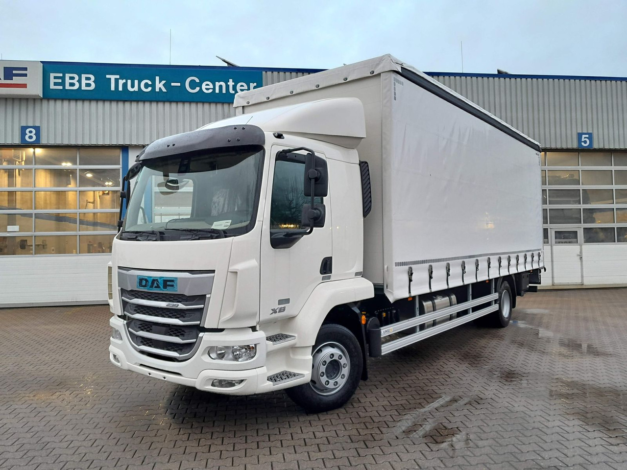 DAF FA XB 290 16t Junge Curtainsider - Тентованный грузовик: фото 1 DAF FA XB 290 16t Junge Curtainsider - Тентованный грузовик: фото 1