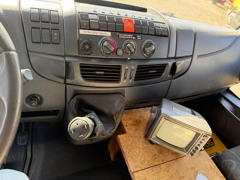 Грузовик Iveco ML 100 ML100E18 custers skyworker 2009: фото 11