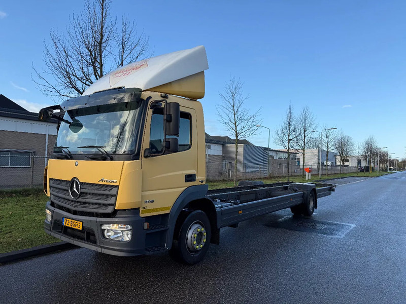 Mercedes-Benz Atego 1518 L 7-2015 - Грузовик-шасси: фото 1 Mercedes-Benz Atego 1518 L 7-2015 - Грузовик-шасси: фото 1