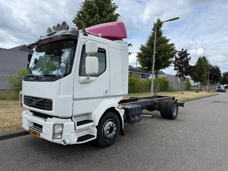 Volvo FL 250 pk 2013 euro 5 - Грузовик-шасси: фото 1 Volvo FL 250 pk 2013 euro 5 - Грузовик-шасси: фото 1