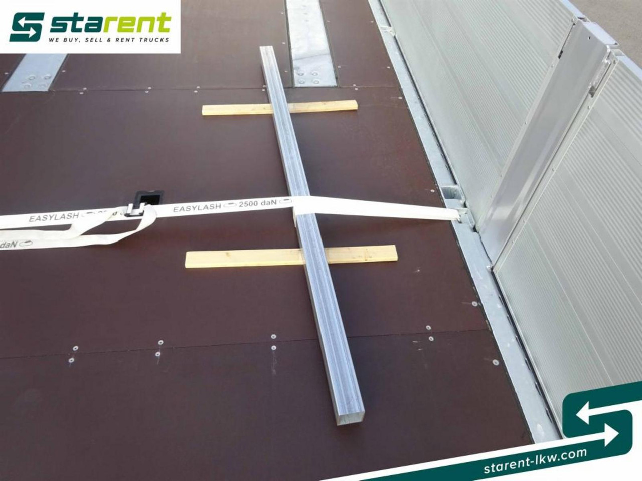 Новый Полуприцеп бортовой/ Платформа Schmitz Baustofftrailer Liftachse Rungen 80cm Bordwände: фото 12